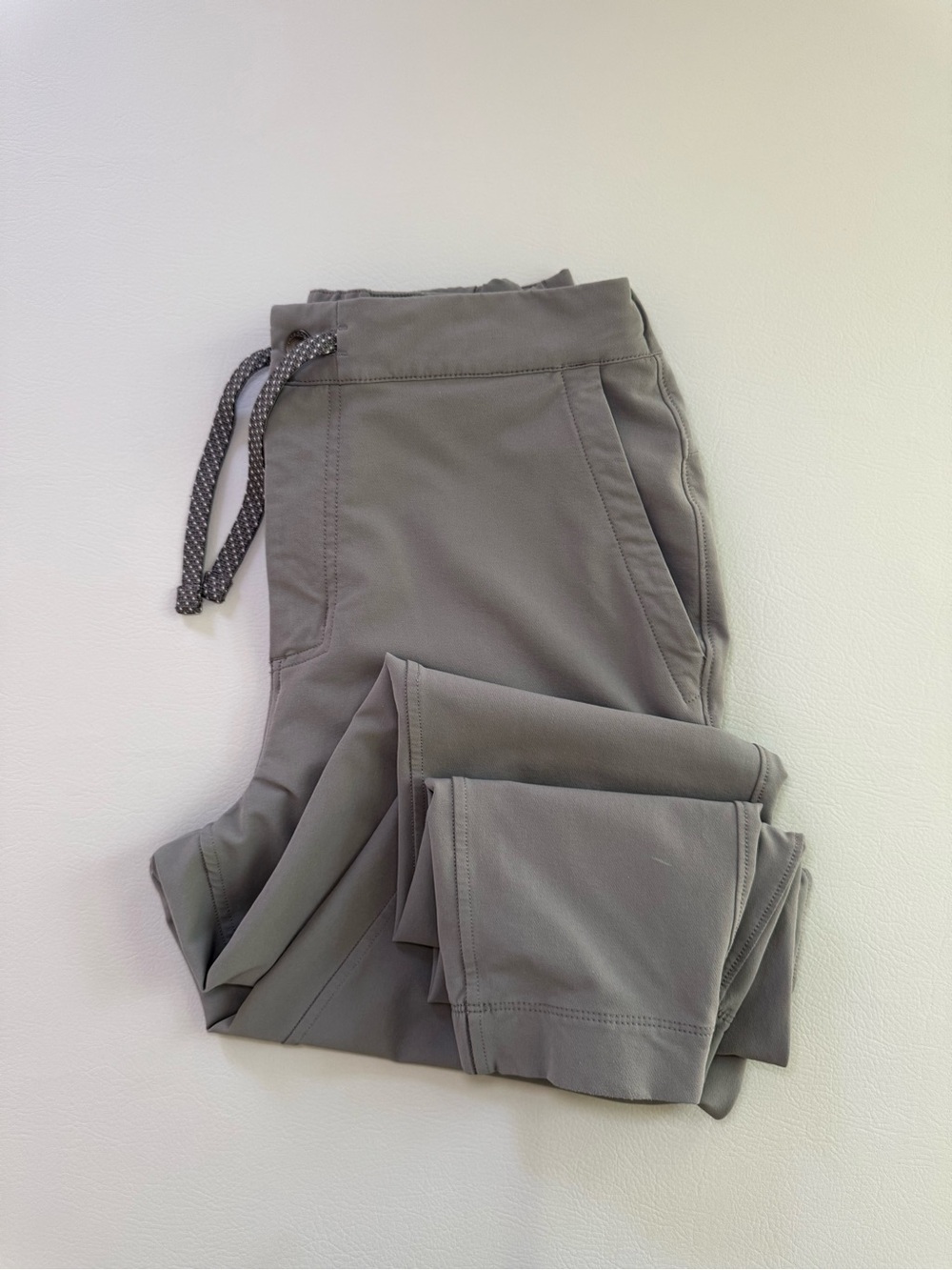 Patagonia Men's Skyline Traveler Pants Joggers Grey size Medium style 56800